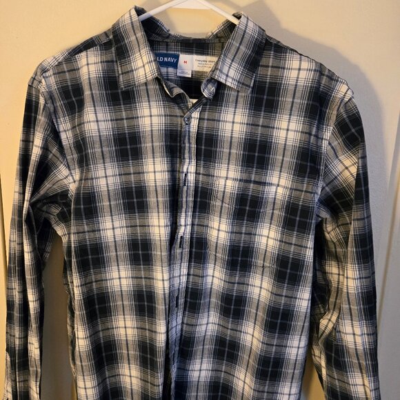 Old Navy Everyday Shirt lot of 3 Size M - Picture 3 of 5